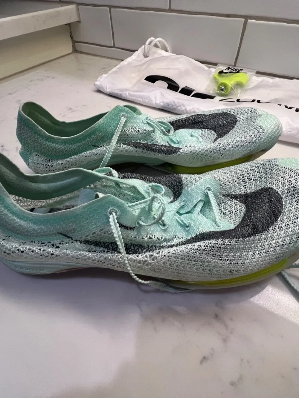 NIKE Men's 10.5 Air Zoom Victory Spikes (with bag and spike key)